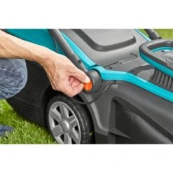 Gardena Akku-Rasenmäher Set PowerMax Li-40/37 Inkl. Akku Und Ladegerät 18 Gardena Akku-Rasenmäher Set PowerMax Li-40/37 Inkl. Akku Und Ladegerät -Familie Produkt Geschäft 31 3050 4078500031097 pt04