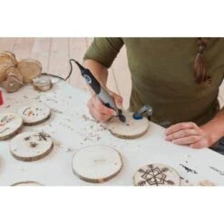 Dremel Multifunktionswerkzeug 2050 Stylo+ -Familie Produkt Geschäft 3 ornamentmaking21cropped
