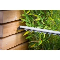 LUX Elektro-Heckenschere E-HS-600/55 A 11 LUX Elektro-Heckenschere E-HS-600/55 A -Familie Produkt Geschäft 4007872343255 CU01 121017